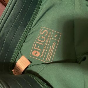 FIGS XL HUNTER GREEN